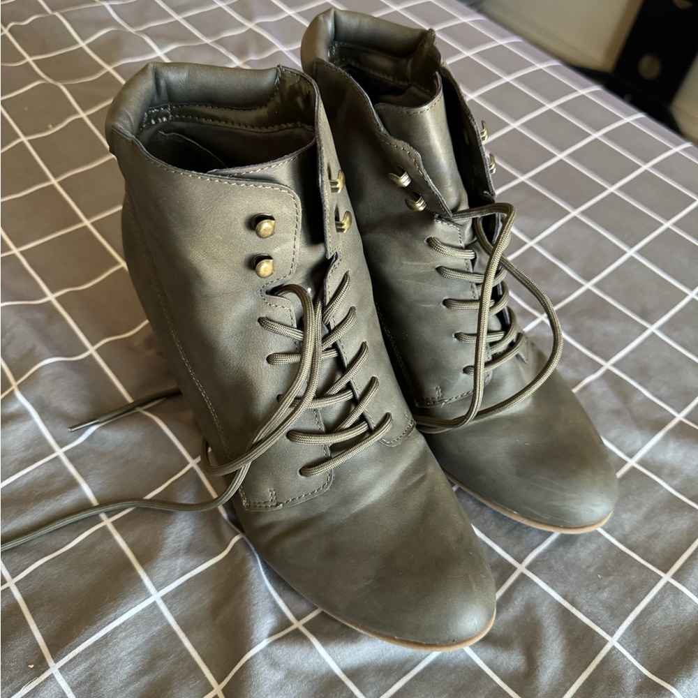 Women’s Green Booties